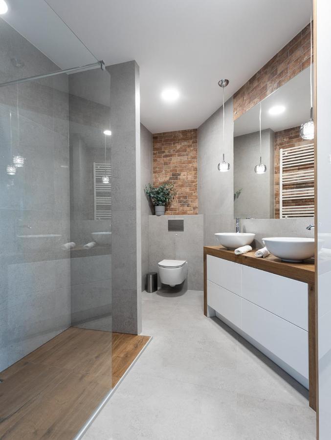 B&W Luxurious Apartment In The Center Of ヴロツワフ エクステリア 写真